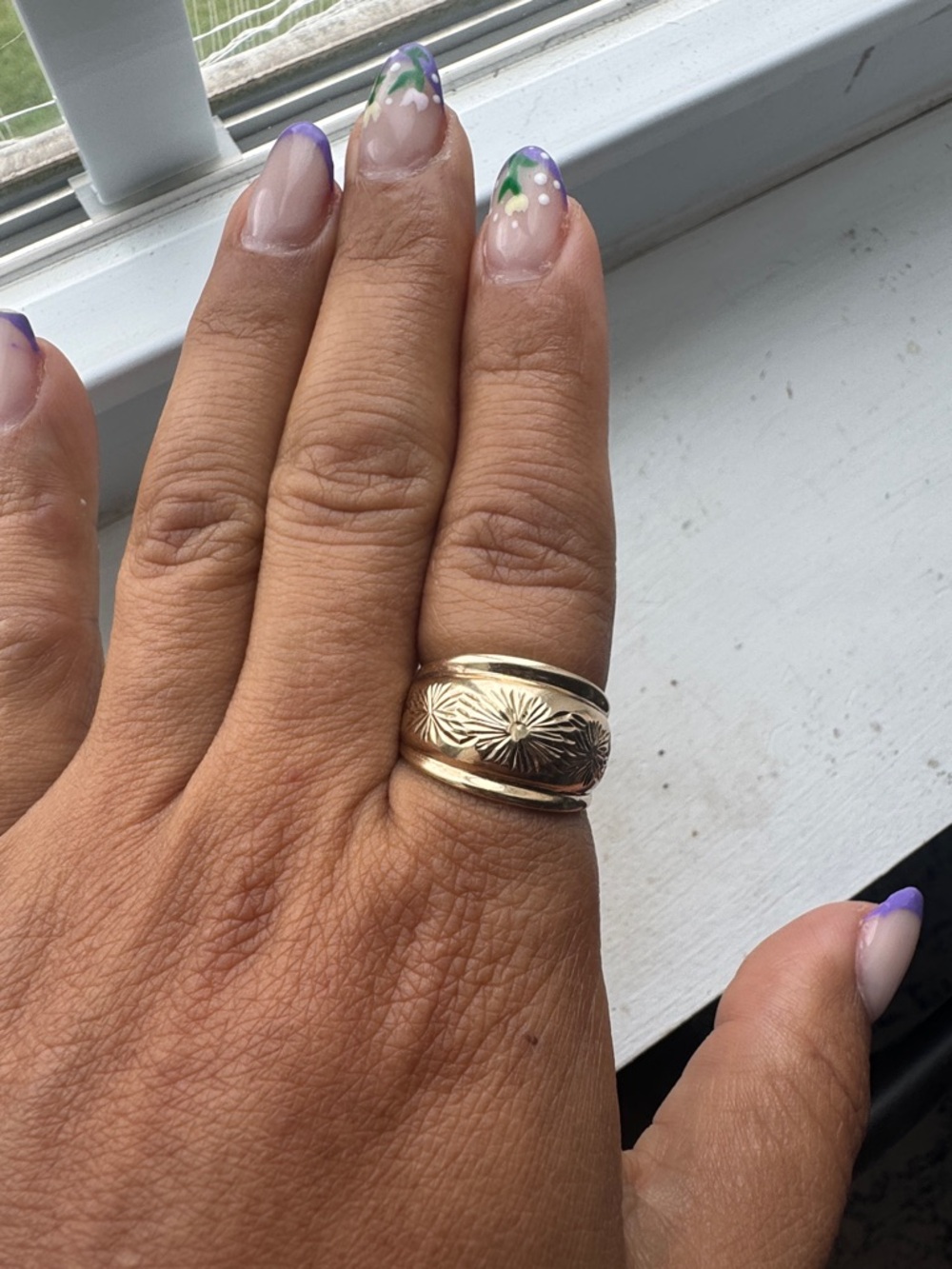 Gold Floral Band Ring - Elegant Women's Statement Ring